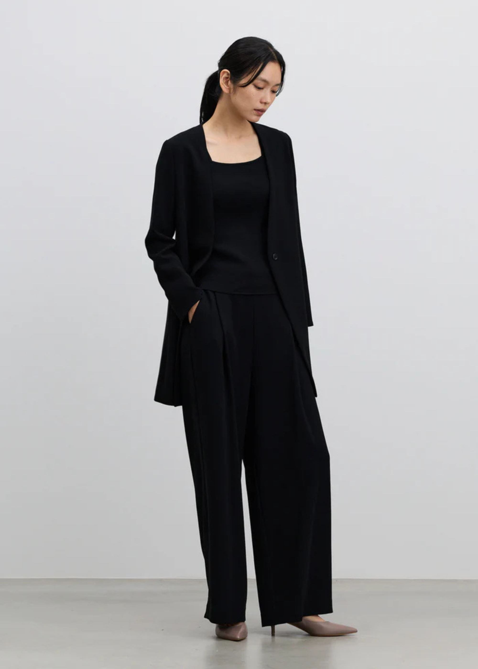 ロングノーカラージャケット - SOÉJU online store｜上質な大人の女性